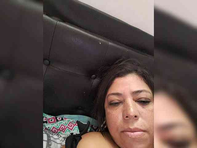 HotGiirl webcam