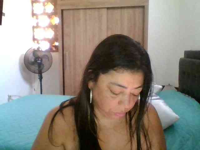 HotGiirl webcam