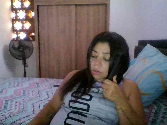 HotGiirl webcam