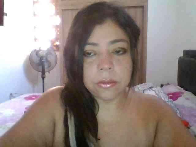 HotGiirl webcam