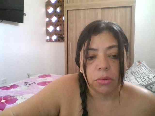 HotGiirl webcam