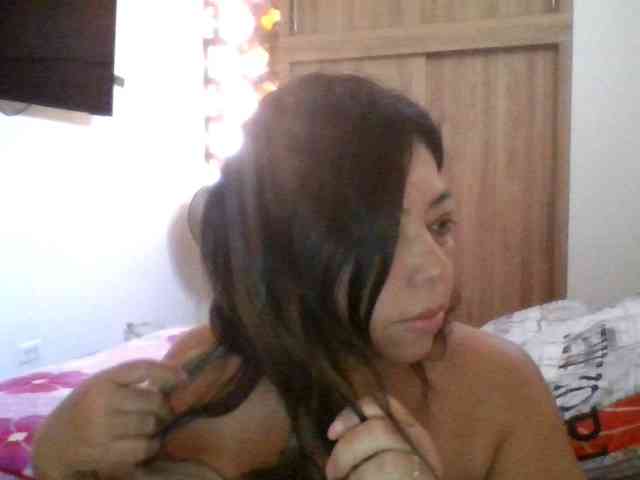 HotGiirl webcam