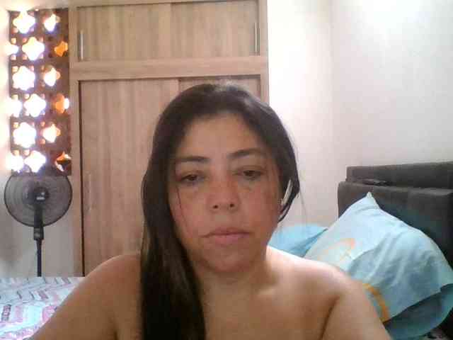 HotGiirl webcam