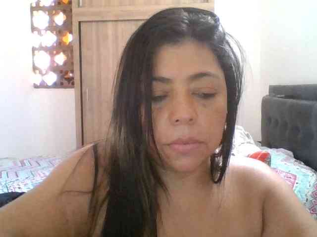 HotGiirl webcam