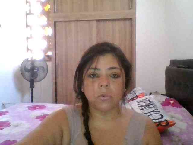 HotGiirl webcam