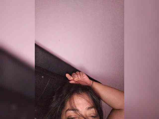 HotGiirl webcam