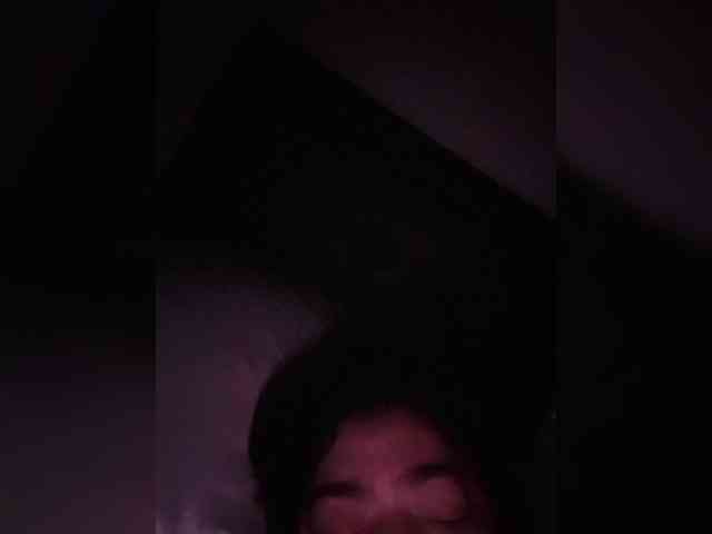 HotGiirl webcam