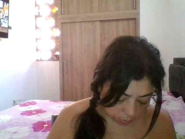 HotGiirl webcam