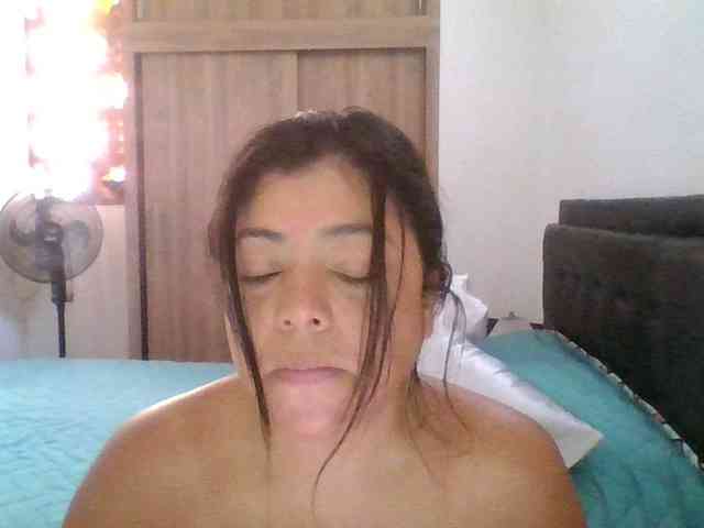 HotGiirl webcam