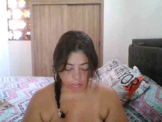 HotGiirl webcam