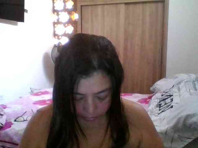 HotGiirl webcam