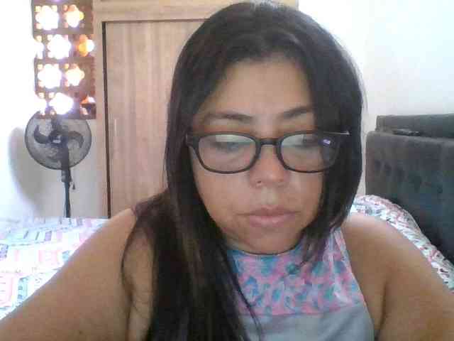 HotGiirl webcam