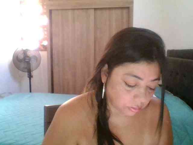 HotGiirl webcam