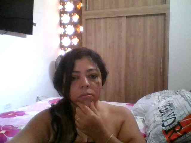 HotGiirl webcam
