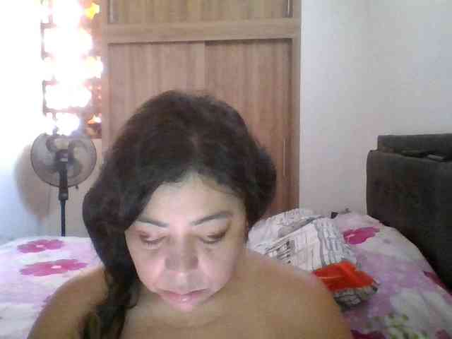 HotGiirl webcam