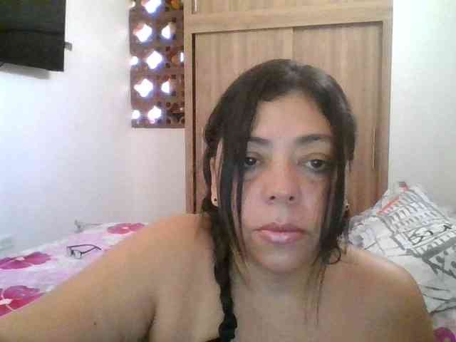 HotGiirl webcam