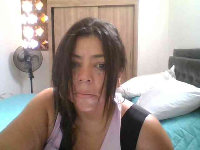 HotGiirl webcam