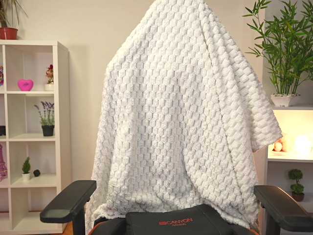 Pizdana's BongaCams show and profile