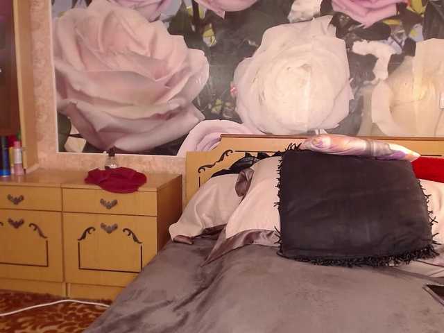 -Karolina555-'s BongaCams show and profile