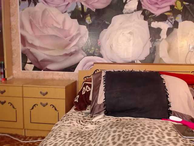 -Karolina555-'s BongaCams show and profile