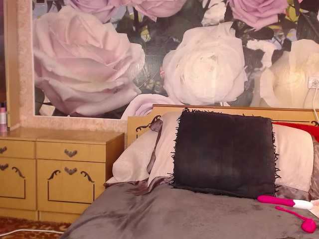 -Karolina555-'s BongaCams show and profile