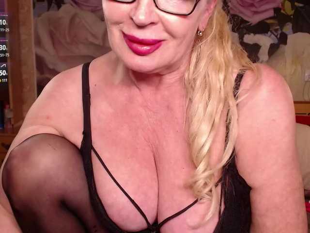 -Karolina555-'s BongaCams show and profile