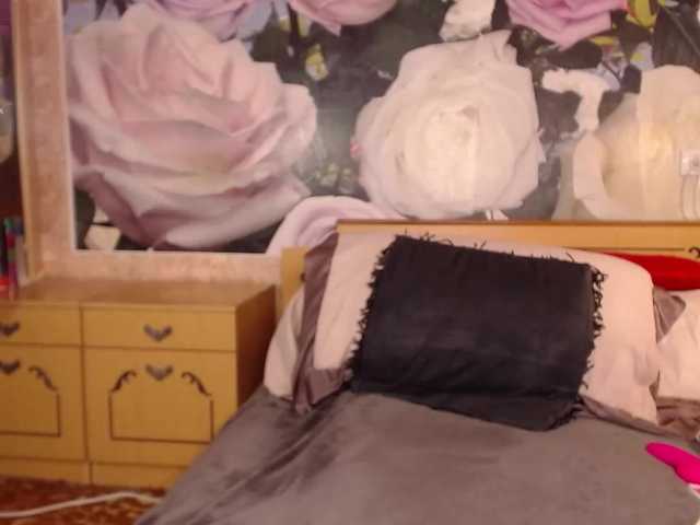 -Karolina555-'s BongaCams show and profile