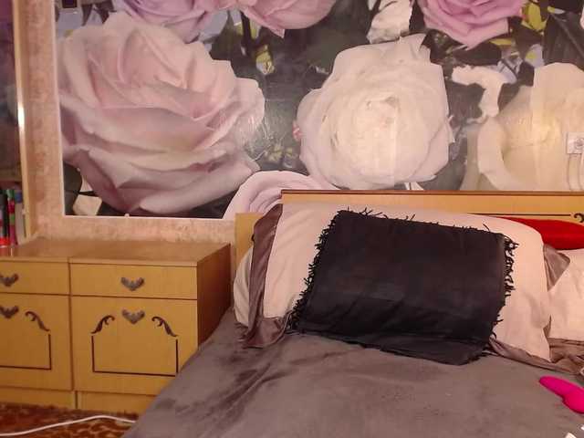 -Karolina555-'s BongaCams show and profile