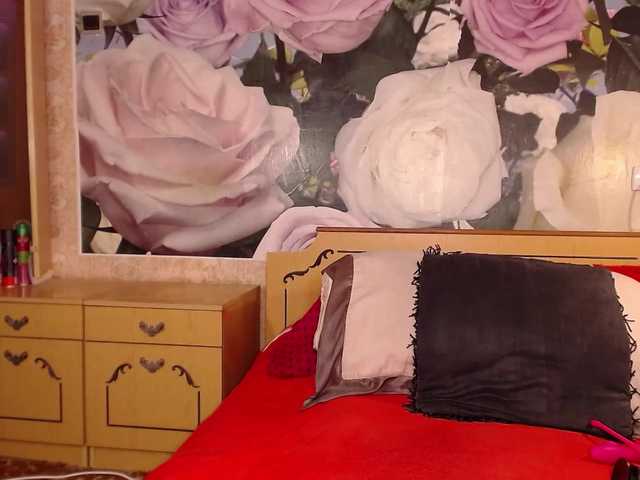 -Karolina555-'s BongaCams show and profile