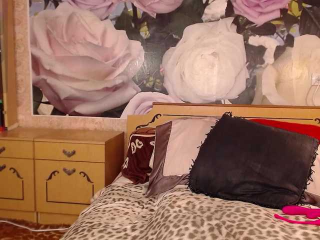 -Karolina555-'s BongaCams show and profile