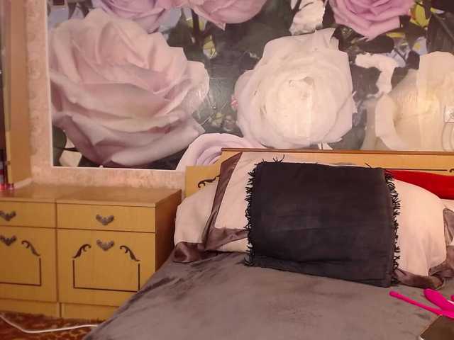 -Karolina555-'s BongaCams show and profile