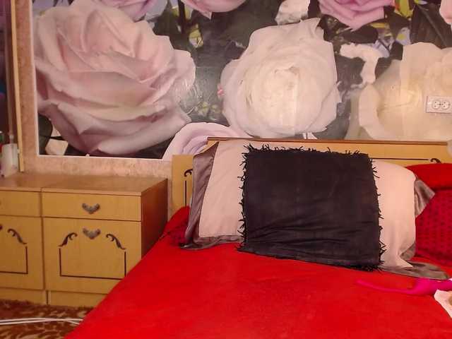 -Karolina555-'s BongaCams show and profile