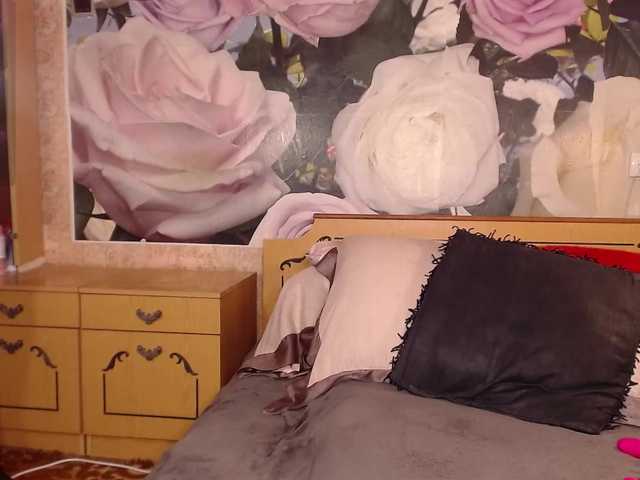 -Karolina555-'s BongaCams show and profile