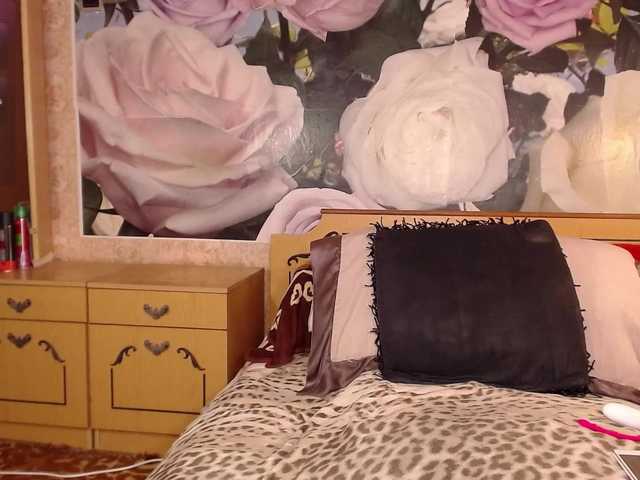 -Karolina555-'s BongaCams show and profile