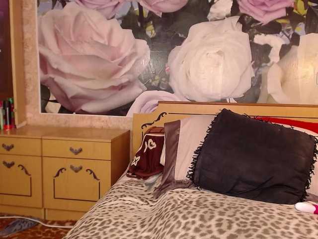 -Karolina555-'s BongaCams show and profile