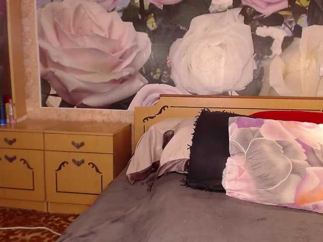 -Karolina555-'s BongaCams show and profile