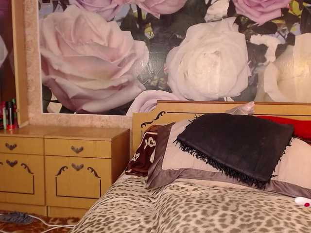 -Karolina555-'s BongaCams show and profile