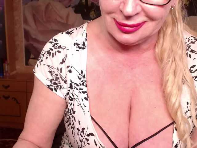 -Karolina555-'s BongaCams show and profile