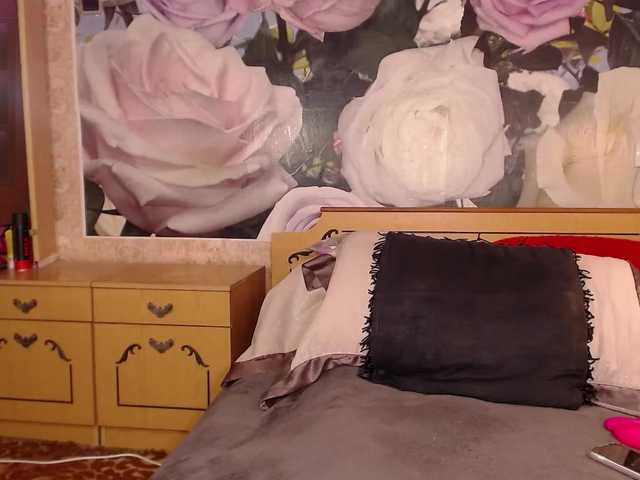 -Karolina555-'s BongaCams show and profile