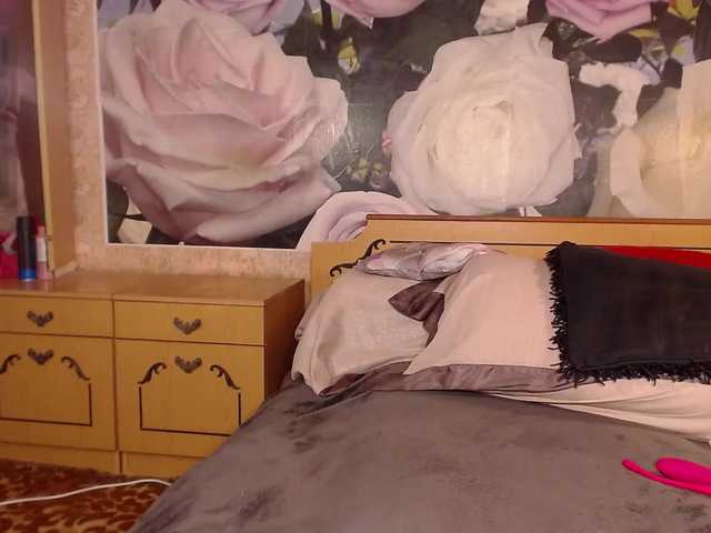 -Karolina555-'s BongaCams show and profile