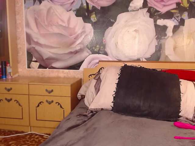 -Karolina555-'s BongaCams show and profile