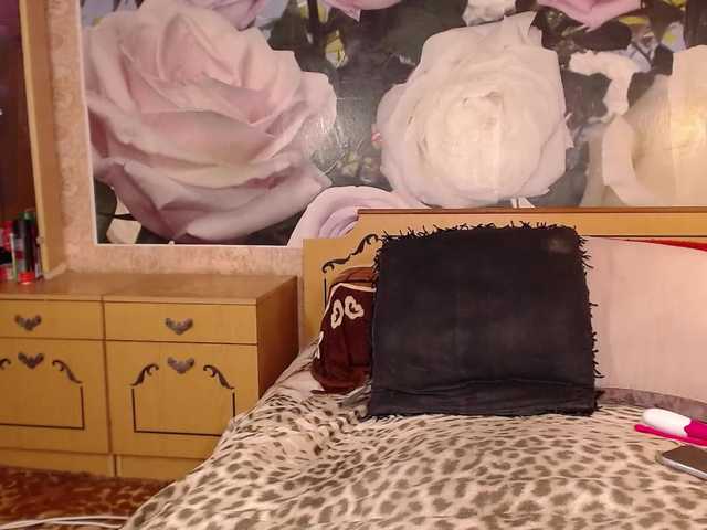 -Karolina555-'s BongaCams show and profile