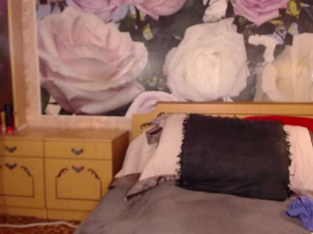 -Karolina555-'s BongaCams show and profile