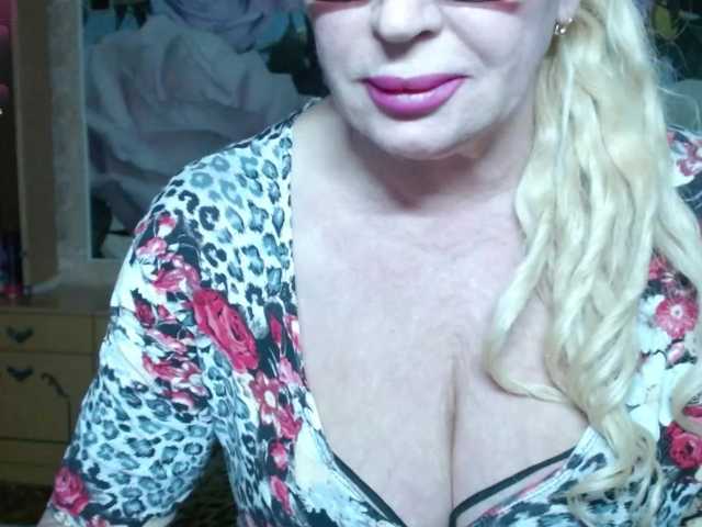 -Karolina555-'s BongaCams show and profile