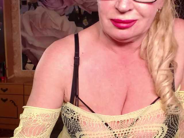 -Karolina555-'s BongaCams show and profile