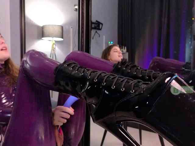 Sonia-Black webcam