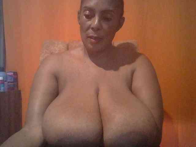 Busty8 webcam