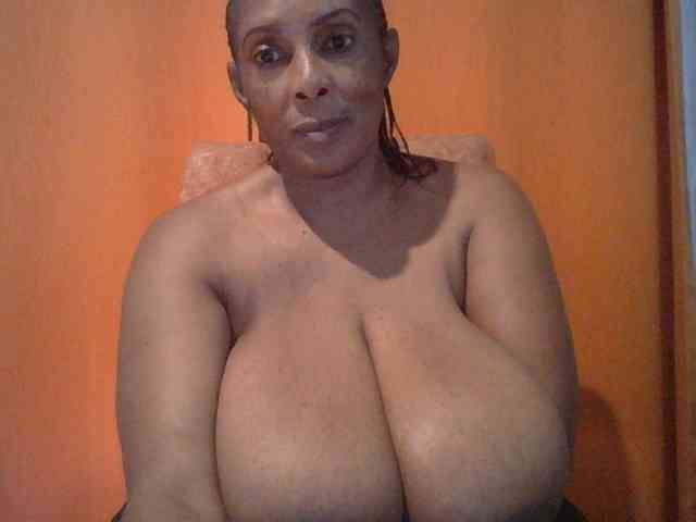 Busty8 webcam