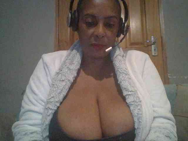 Busty8 webcam