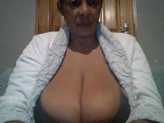 Busty8 webcam